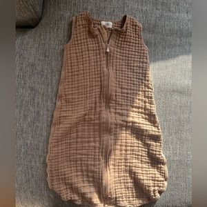 COPY - 3 pack of Mushie zip .5 TOG sleep sack muslin 0-6m